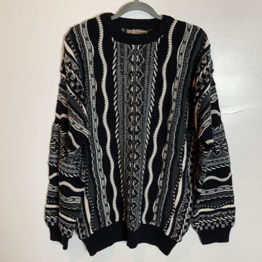 🛍 - Le Tigre Vintage black and white Sweater men’s large